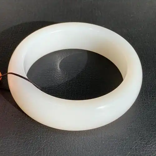 品质保证新疆和田玉手手镯羊脂白玉奶白结构细腻手饰