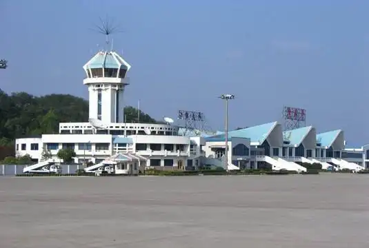 摘要:随着张家界荷花机场扩建工程指挥部的正式挂牌,列入国家和湖南省