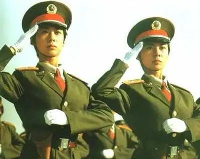 50周年国庆阅兵仪式军中姐妹花——张薇薇 张莉莉