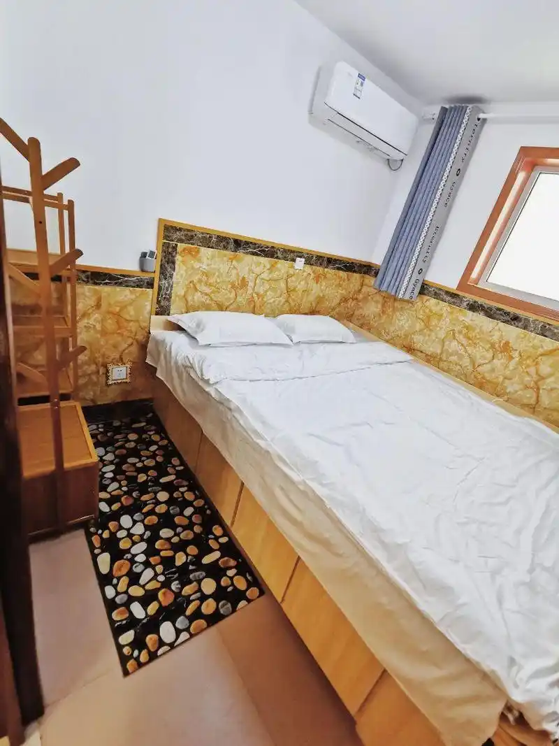 "周末安排了全家老小(包含3岁小宝宝和两位老人)一起来青岛市玩,行程