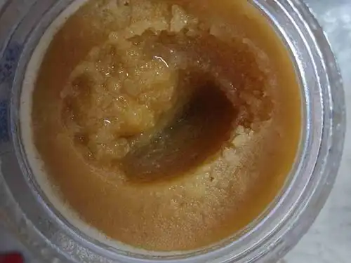 为啥蜂蜜放冰箱成这样了呢?