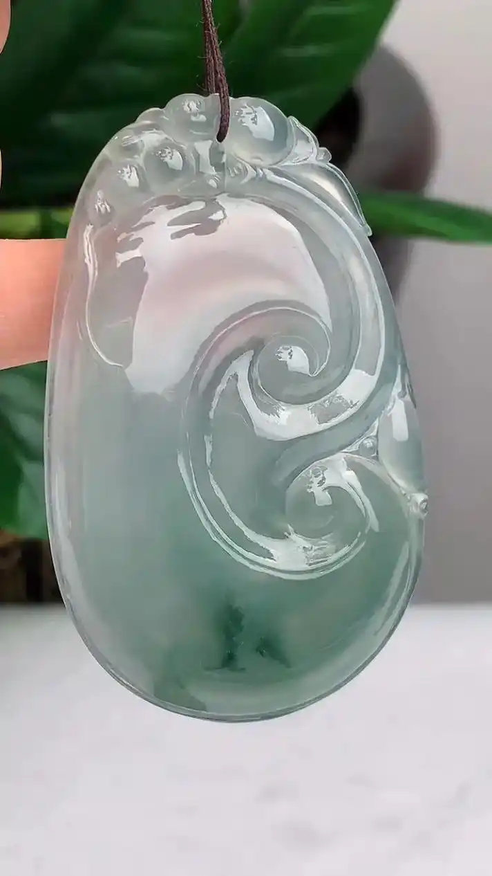 佩戴翡翠如意的寓意