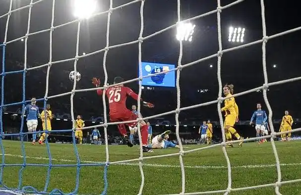 国际足球|欧冠单场:那不勒斯主场战平巴塞罗那