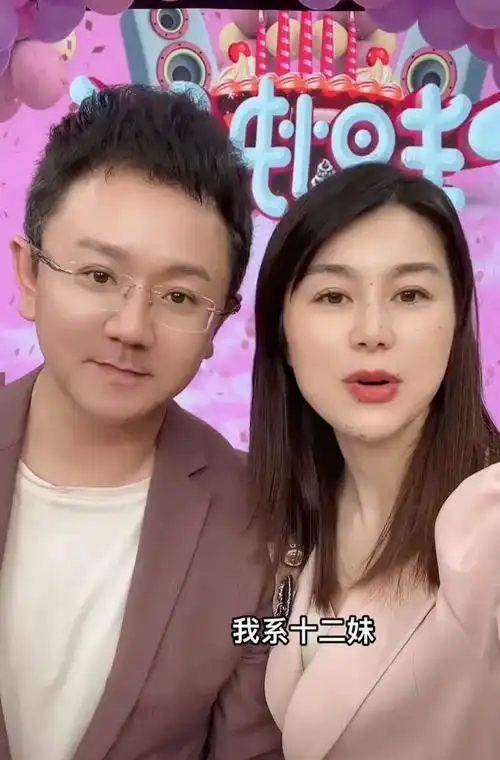 此时的薛乐正在担任广东地区王牌节目《今日关注》的主持人,因为工作