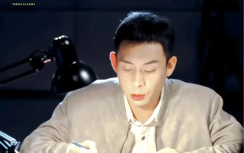 张译老师你是懂耍帅的