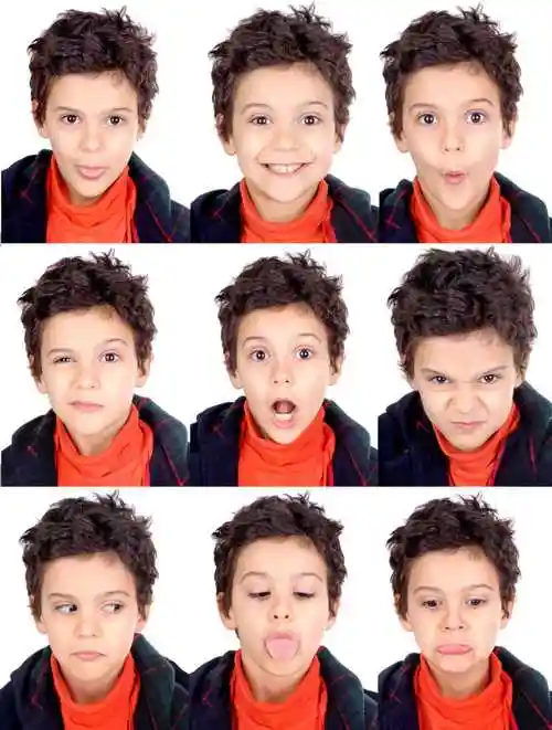 帅气的小男孩不同面部表情拼图