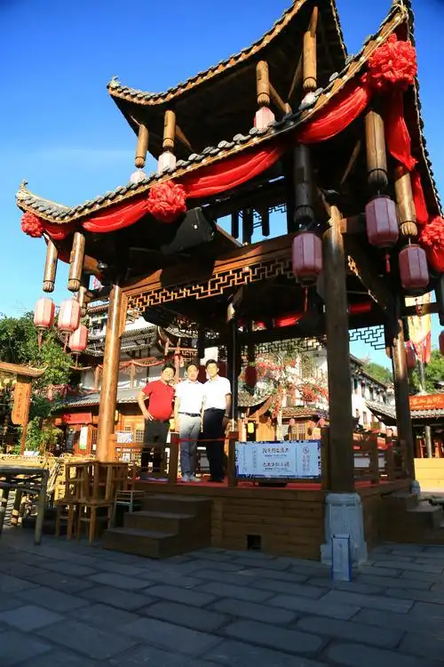 天下女儿第一城:恩施土家女儿城