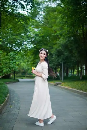 黄巾倚 - 恩佐影像-布丁丁 - 图虫