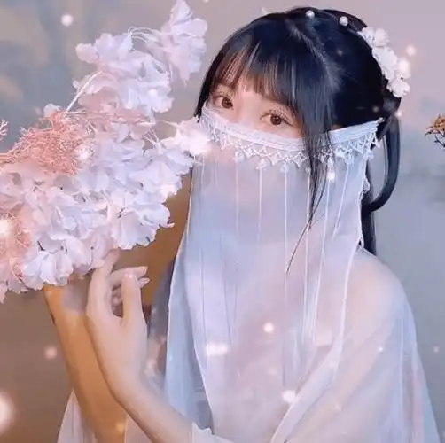 林晚晚首次挑战古风cos却因刘海被粉丝质疑又请了替身