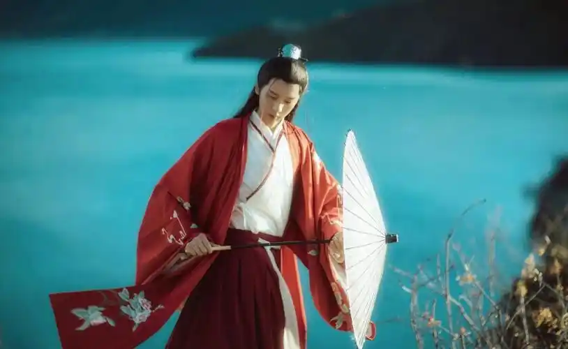 淡辉夕颜,公子如玉,是你执一把青伞,为我许下一世长安)古风汉服真人男