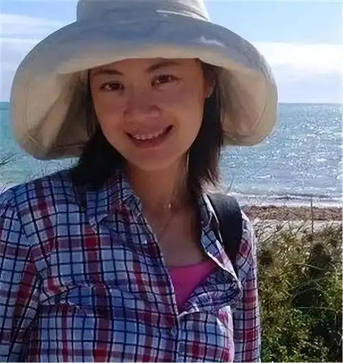 前央视女主持姜丰嫁英国高管入英籍49岁离婚后回国创业捞金