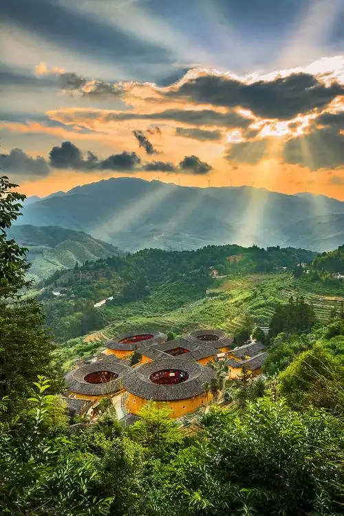 地点:福建省漳州地区南靖县书洋镇四菜一汤土楼