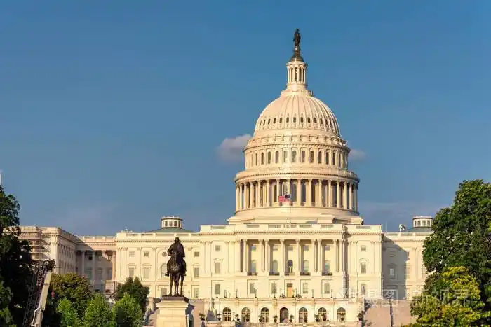 在日落时在美国华盛顿特区的美国国会大厦特写