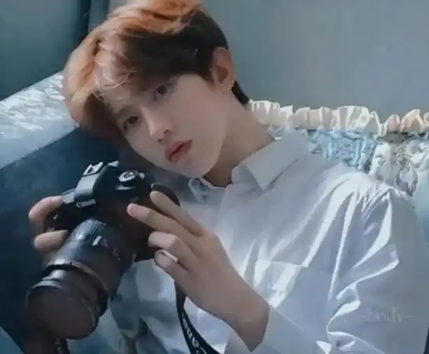 蔡徐坤一夜情风波升级:有博主称朋友和蔡在深圳睡过2次,活很差