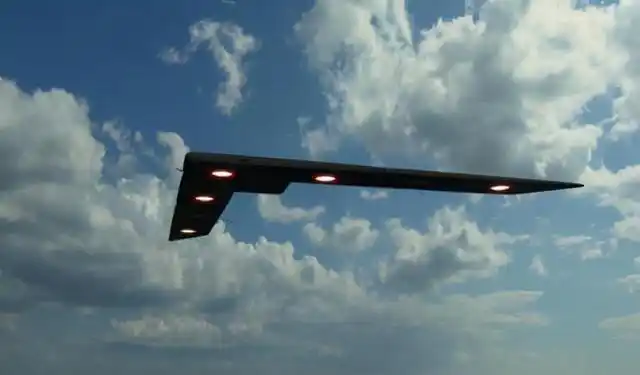 1997年凤凰城出现巨型ufo,宽达1.6公里,目击者达7000人(中)