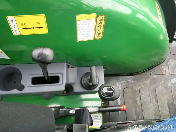 绿色常发拖拉机1504带爬行档,梭式加同步器换档补后12万