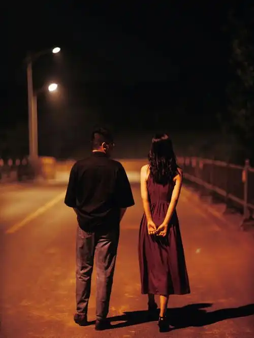 镇江情侣夜景写真喜欢你是心动