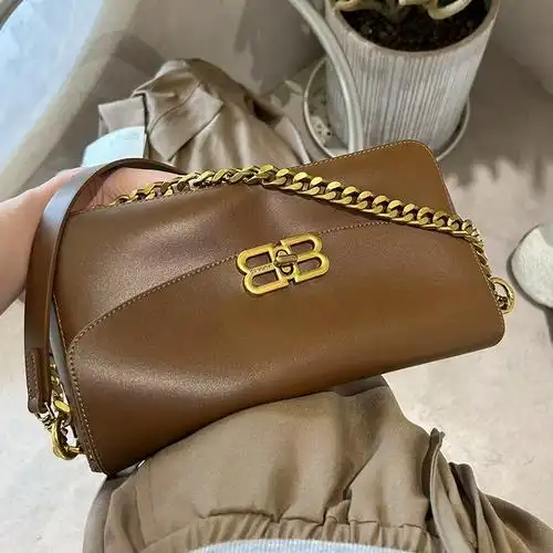 高级感小众品牌轻奢腋下包女2023新款今年流行通勤链条单肩斜挎包