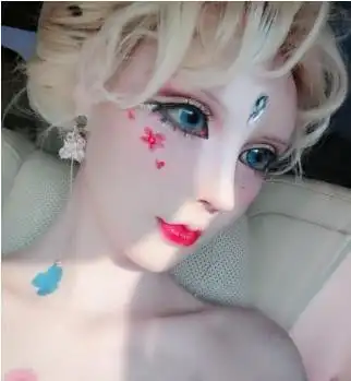 迪丽拉未整容前照片曝光,颜值过高堪称初恋脸,网友:可惜了_芭比迪丽拉