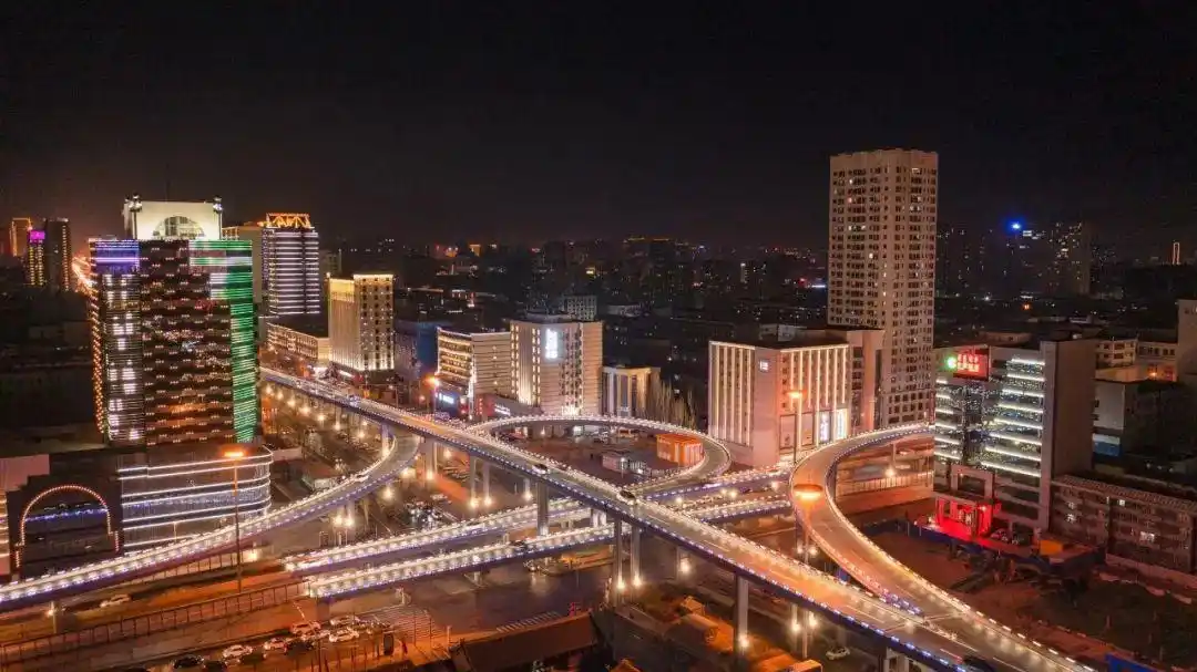 流光溢彩美如画!呼和浩特夜色震撼登场