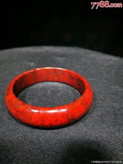 鸡血石手镯