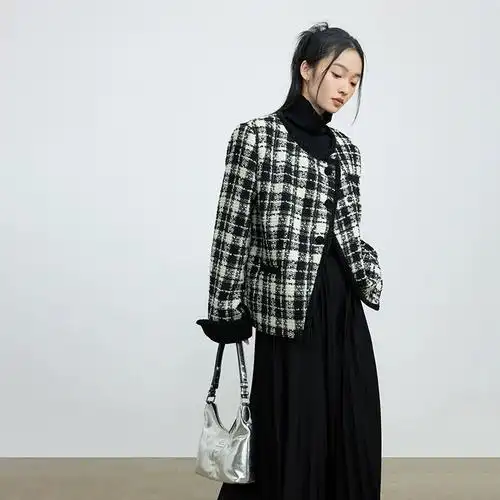 大码宽松显瘦名媛气质上衣马西西微胖mm黑白格子小香风外套女冬季