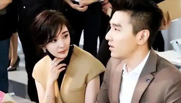 杨幂结婚后依旧美貌