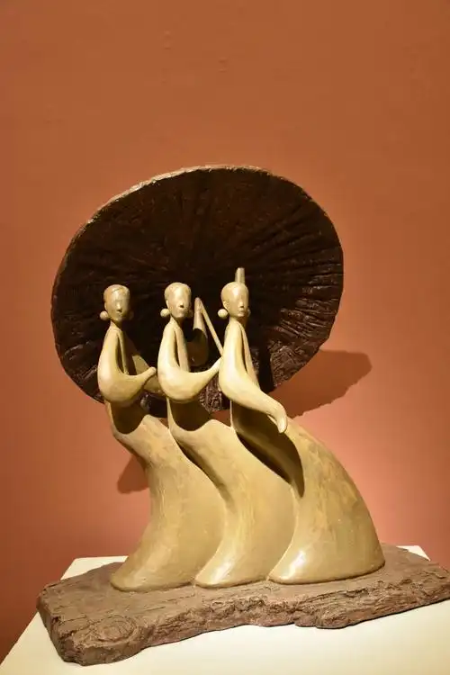 (一)《全国雕塑艺术展》(二)《青春万岁一一美术馆馆藏作品》