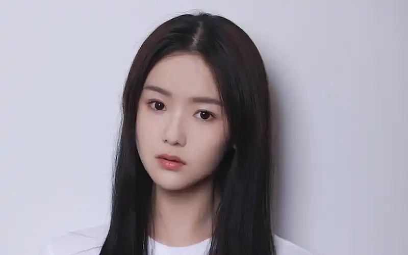 清纯小仙女张馨月甜美白嫩诱人写真