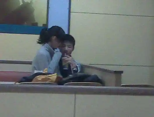 不是高中生,不是初中生,连小学生都早恋了.