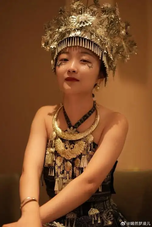 大理白族小姑娘第一次在深圳拍苗装!