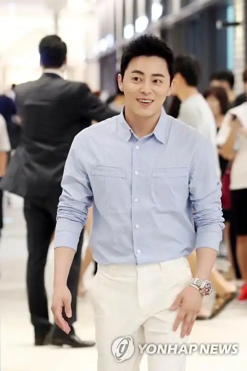 曹政奭出席代言活动