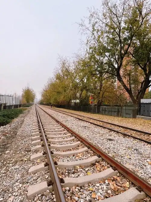 石景山一处铁轨