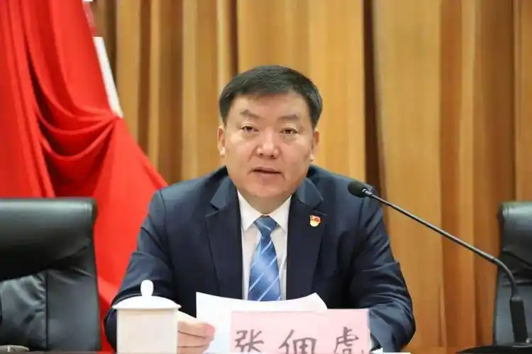 张佃虎在讲话中指出,过去的一年,全县各级党组织和广大党员干部认真