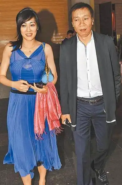 原创她是最冷艳的李莫愁曾被男友骗走4亿资产后嫁北京富商惹人羡