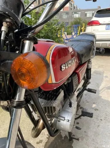 晒晒俺收藏的老车 1985年的铃木tr125