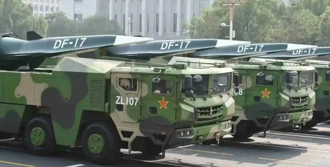 中国利刃.2019年10月1日在国庆70周年的阅兵式上,"东 - 抖音