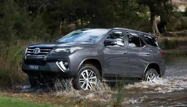 丰田亲民"小霸道"亮相,2.7l动力163马力,售价不及普拉多一半