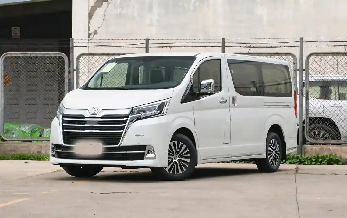 丰田萨尔法豪华版面包车:空间更宽敞,乘坐品质欠佳?
