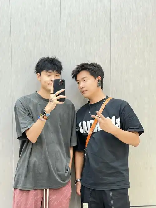 这位托尼老师有点小帅[色]