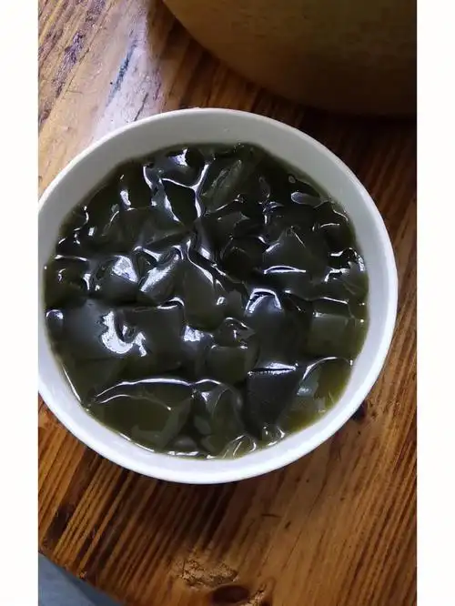 广东人的绿色凉粉草你吃过吗