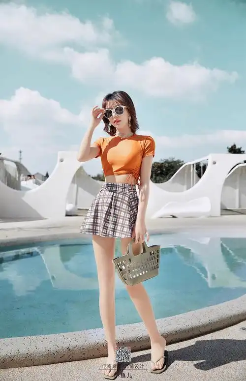 电商泳装小姐姐