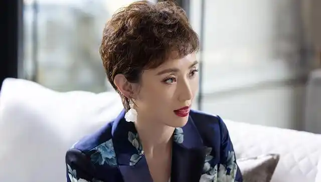 许亚军妻子张澍:嫁大12岁四婚丈夫不后悔,终结了丈夫的"花心"_网易