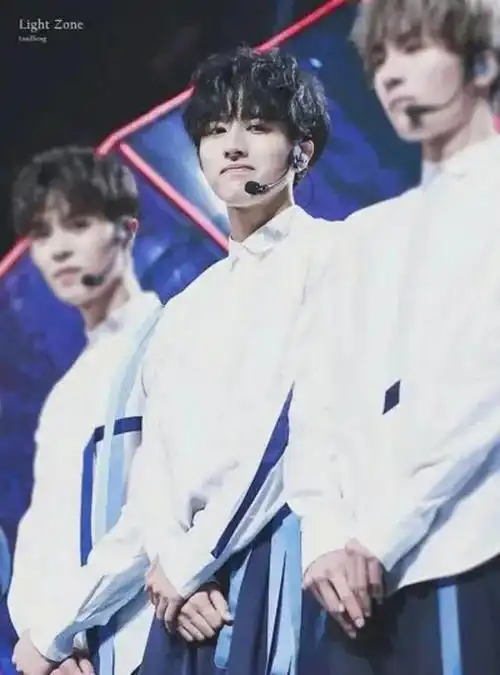 浓妆艳抹,滤镜满屏,我们有多久没见过"黄皮肤"的男明星了