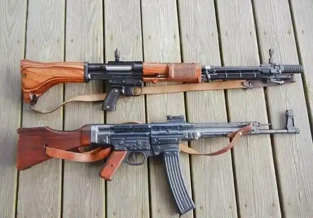 闻名于二战的经典名枪fg42步枪 为何总产量只有7000余支的缘由