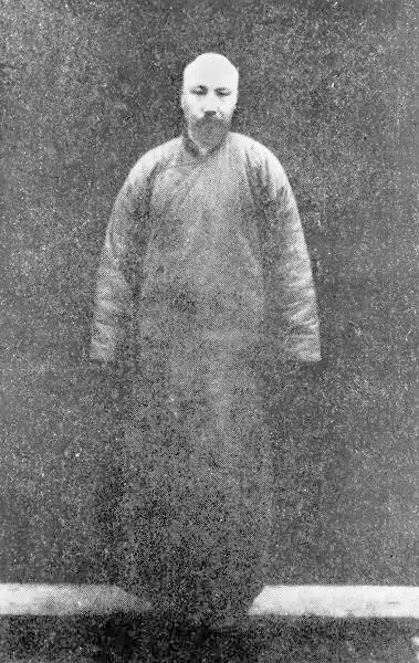 38岁的李大钊在冰冷的绞刑架前慷慨陈词道:"不能因为你们今天绞死了我