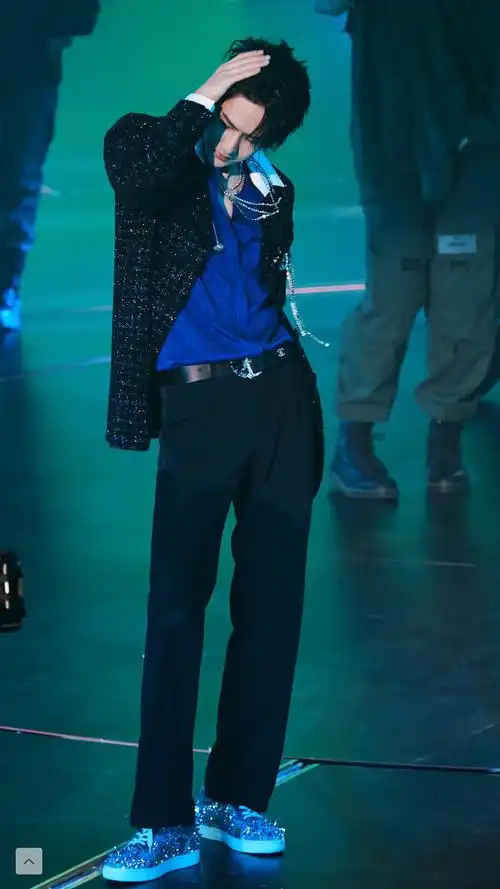 乐华十二周年演唱会 王一博《无感》之一