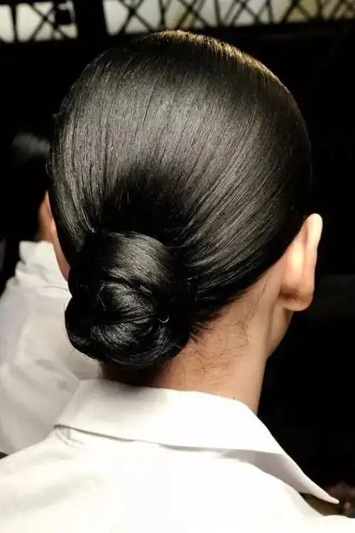 显气质低丸子头