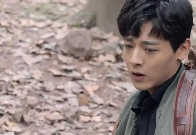 赵东泽饰演的"张起灵",光是形象就不足