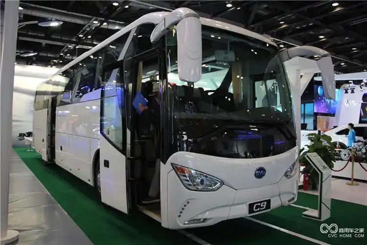 2015节能与新能源成果 展比亚迪c9纯电动大巴